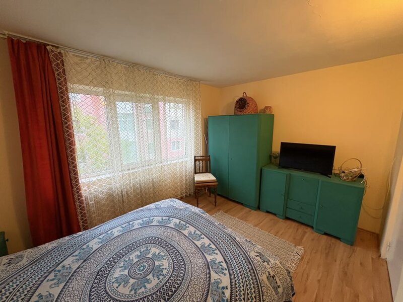 Targu Jiu Apartament 3 camere - 65 mp- Aleea Plopilor,