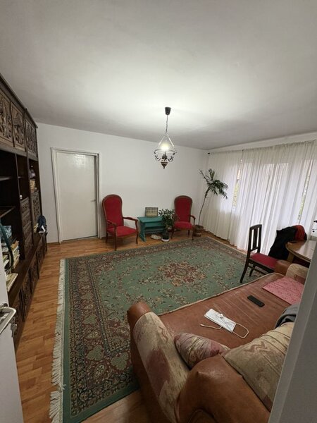 Targu Jiu Apartament 3 camere - 65 mp- Aleea Plopilor,